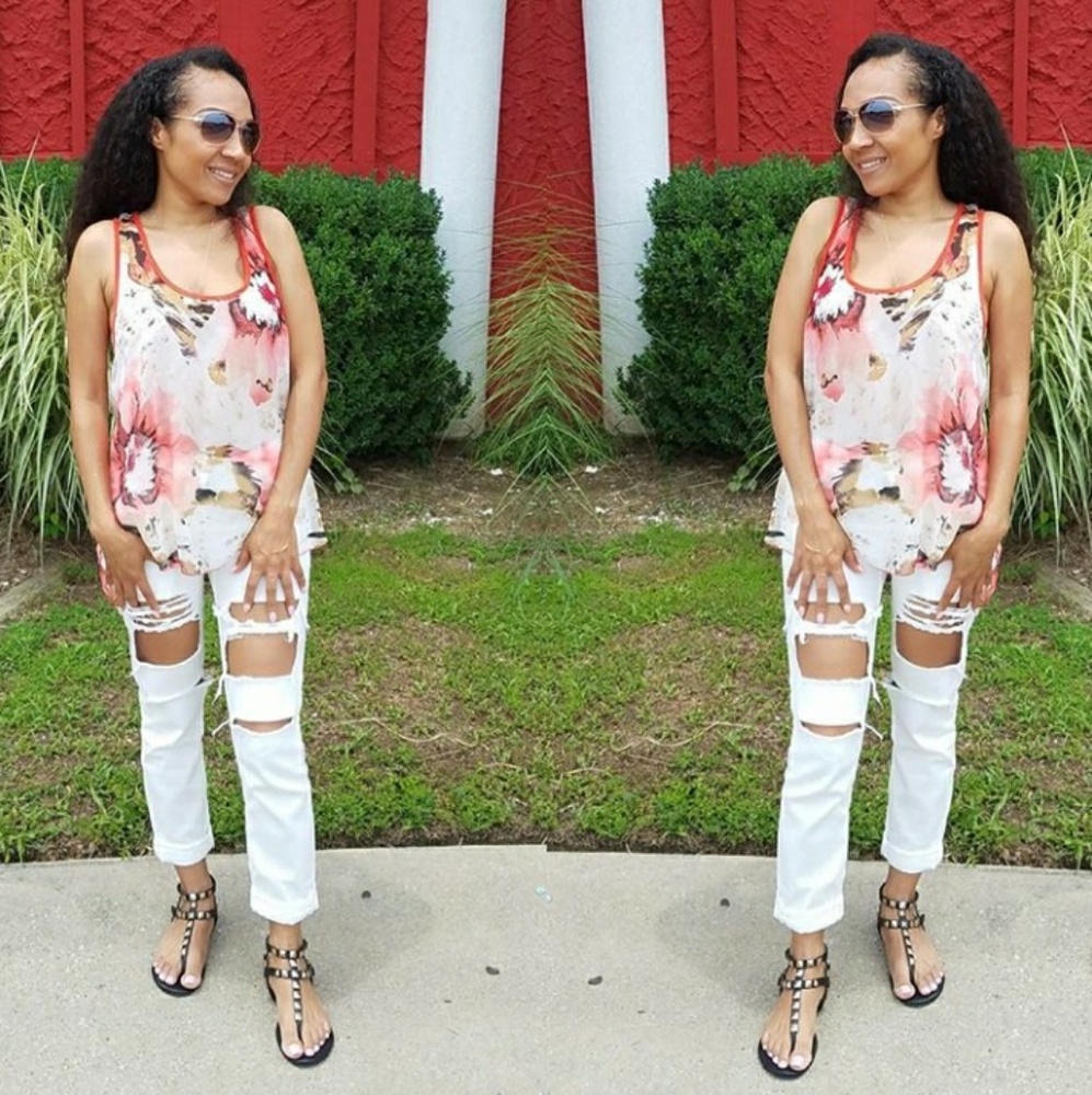FINAL SALE CORAL WHITE TAN WITH NECKLACE TOP - Picture 5 of 5